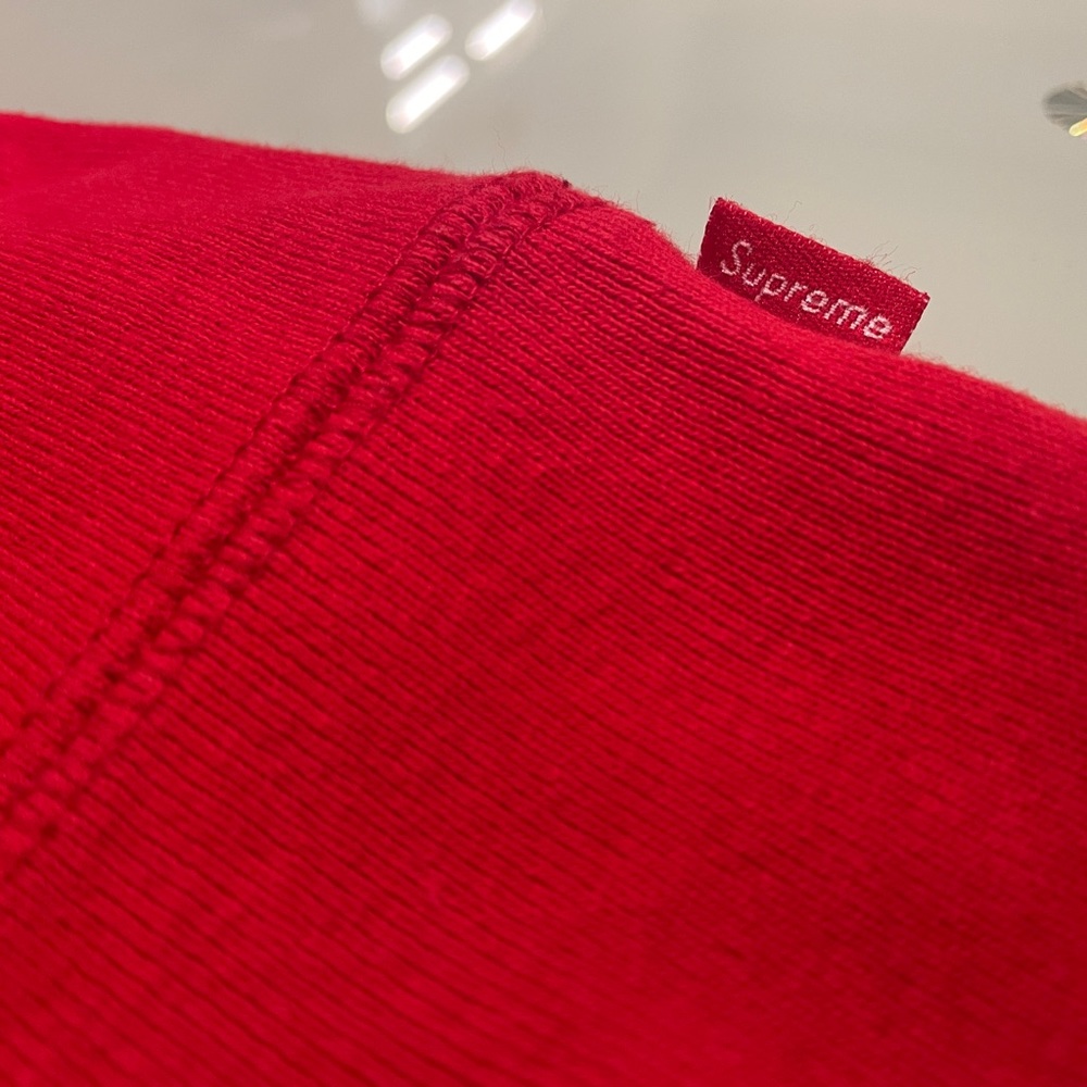 Authentic Supreme Hoodie - Picture 8 of 9